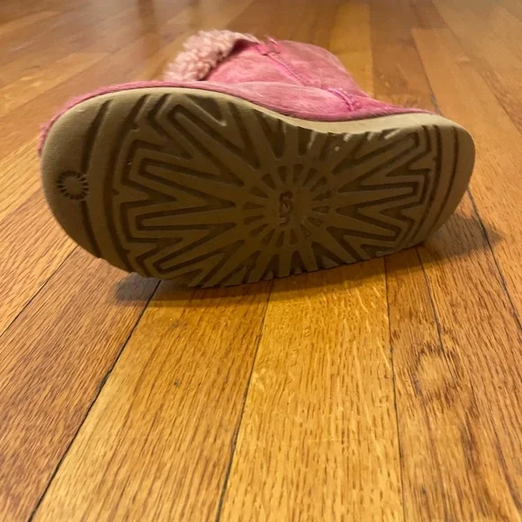 Pink Ugg boots size 12 T - Picture 3 of 8